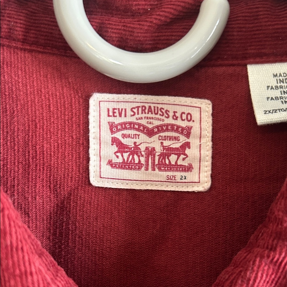 Levi’s - Picture 2 of 3